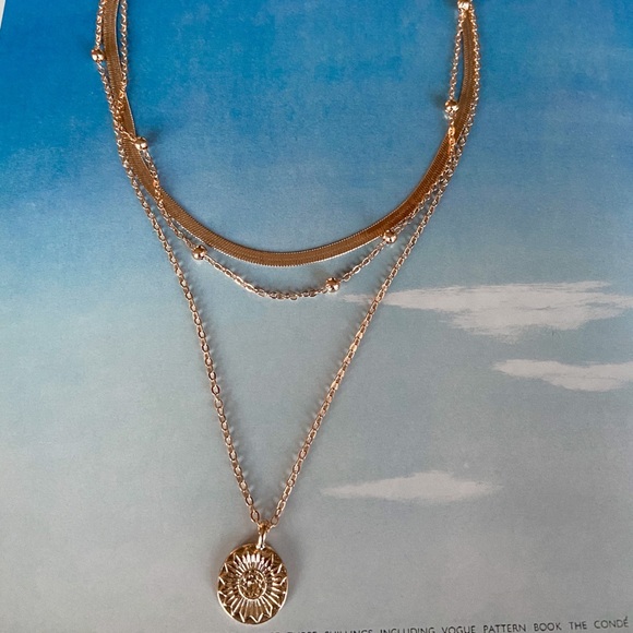 Gold herringbone choker and coin pendant necklace - Picture 3 of 5